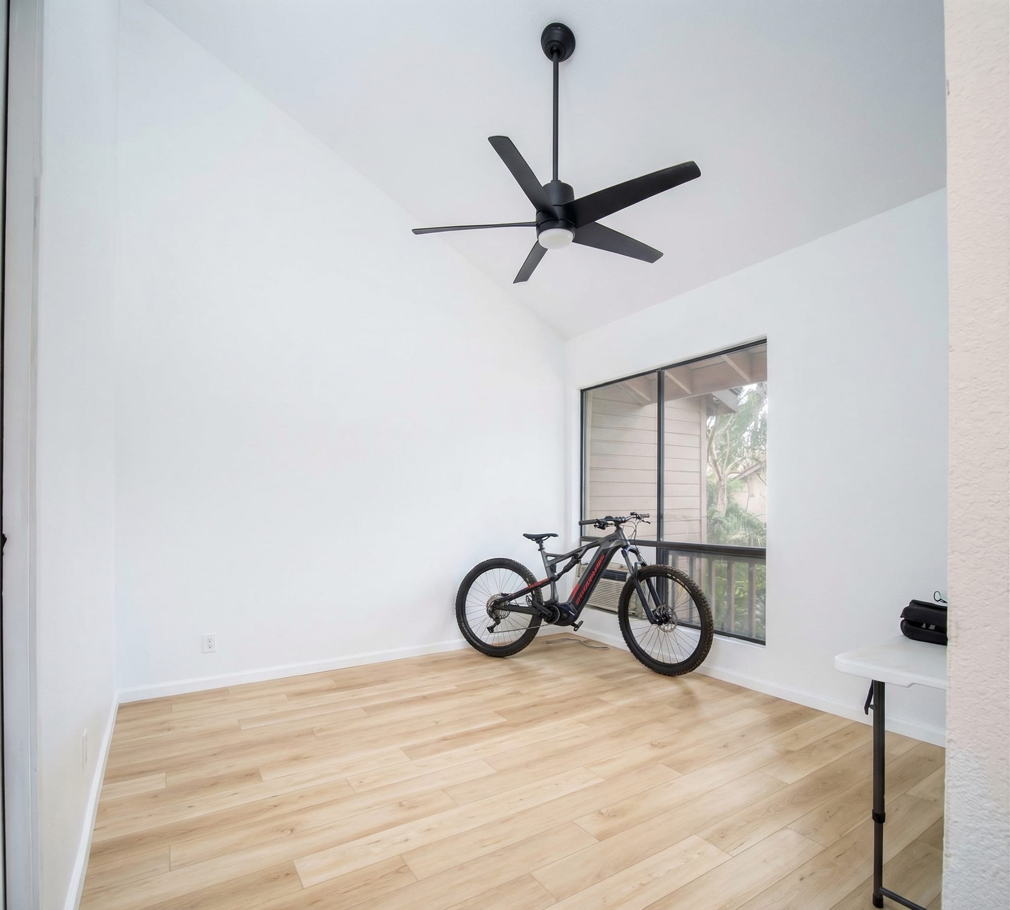 Interior remodel Maui — bonus room with new LVP flooring and vaulted ceiling